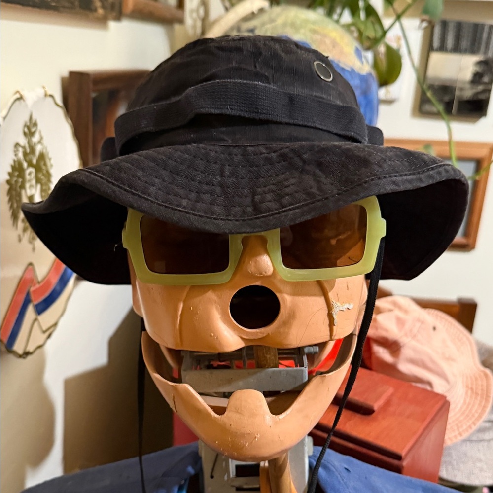 Black fisherman’s hat